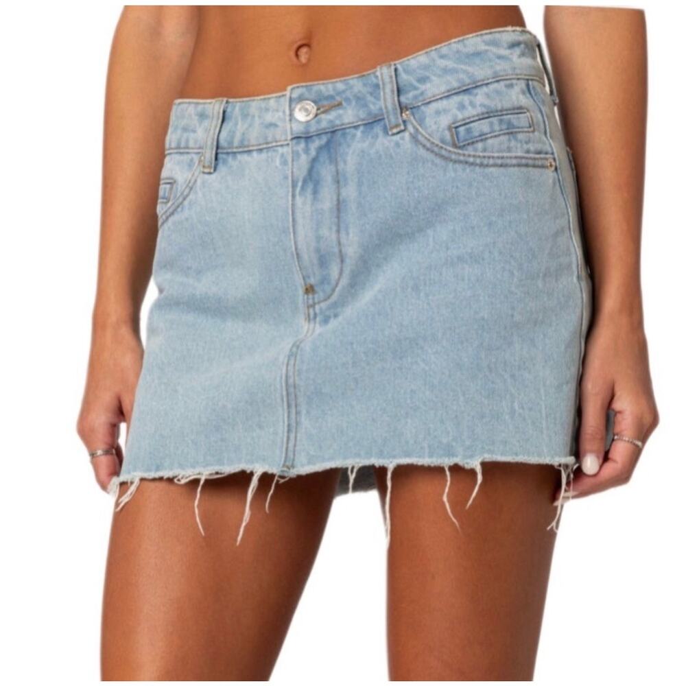 Edikted Jessie Raw Hem Y2K Style Denim Mini Skirt | XS